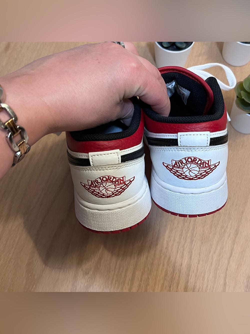Nike Air Jordan 1 Low (GS) White Gym Red Sneakers in size 5 youth / 6.5 Woman’s - Picture 4 of 8